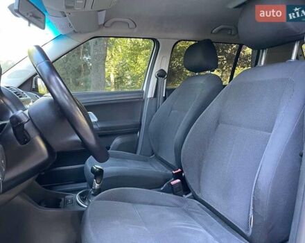 Белый Шкода Фабия, объемом двигателя 1.4 л и пробегом 262 тыс. км за 4740 $, фото 16 на Automoto.ua