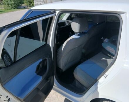 Белый Шкода Фабия, объемом двигателя 1.2 л и пробегом 198 тыс. км за 3850 $, фото 5 на Automoto.ua