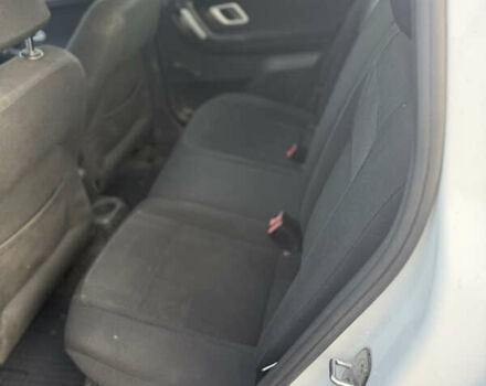 Белый Шкода Фабия, объемом двигателя 1.6 л и пробегом 244 тыс. км за 5400 $, фото 7 на Automoto.ua