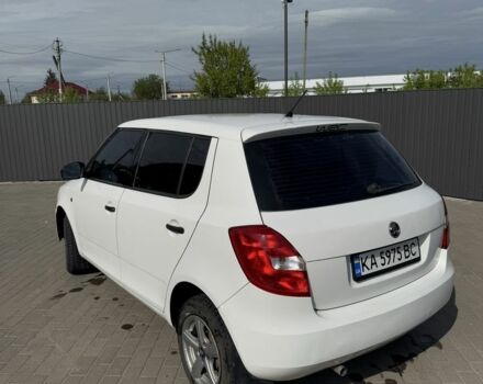 Белый Шкода Фабия, объемом двигателя 1.4 л и пробегом 240 тыс. км за 4400 $, фото 7 на Automoto.ua