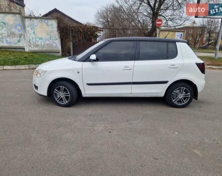 Белый Шкода Фабия, объемом двигателя 1.4 л и пробегом 193 тыс. км за 5700 $, фото 3 на Automoto.ua