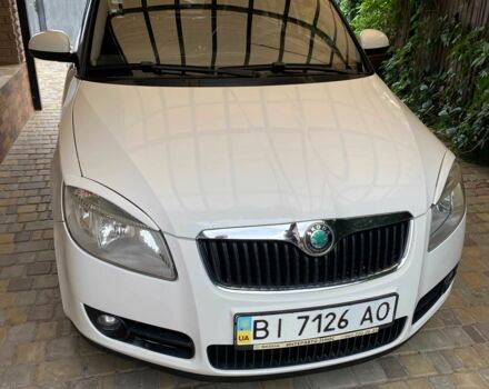 Белый Шкода Фабия, объемом двигателя 1.4 л и пробегом 193 тыс. км за 5000 $, фото 1 на Automoto.ua