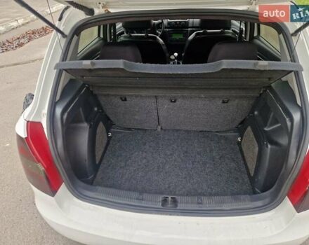 Белый Шкода Фабия, объемом двигателя 1.4 л и пробегом 193 тыс. км за 5700 $, фото 19 на Automoto.ua