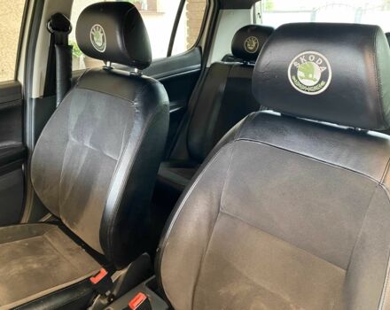 Белый Шкода Фабия, объемом двигателя 1.4 л и пробегом 193 тыс. км за 5000 $, фото 16 на Automoto.ua