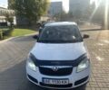 Білий Шкода Фабія, об'ємом двигуна 1.4 л та пробігом 220 тис. км за 4999 $, фото 2 на Automoto.ua