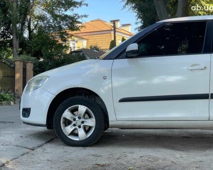 Белый Шкода Фабия, объемом двигателя 1.4 л и пробегом 262 тыс. км за 4740 $, фото 11 на Automoto.ua