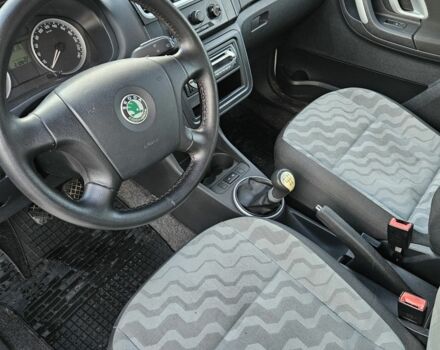 Белый Шкода Фабия, объемом двигателя 1.4 л и пробегом 280 тыс. км за 5242 $, фото 1 на Automoto.ua