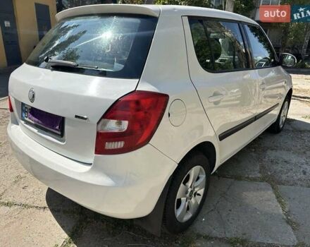 Белый Шкода Фабия, объемом двигателя 1.39 л и пробегом 320 тыс. км за 4700 $, фото 4 на Automoto.ua