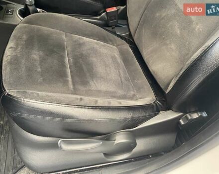 Білий Шкода Фабія, об'ємом двигуна 1.39 л та пробігом 193 тис. км за 5000 $, фото 17 на Automoto.ua