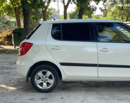 Белый Шкода Фабия, объемом двигателя 1.4 л и пробегом 262 тыс. км за 4740 $, фото 4 на Automoto.ua