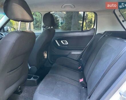 Белый Шкода Фабия, объемом двигателя 1.4 л и пробегом 262 тыс. км за 4740 $, фото 18 на Automoto.ua