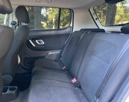 Белый Шкода Фабия, объемом двигателя 1.4 л и пробегом 262 тыс. км за 4740 $, фото 19 на Automoto.ua