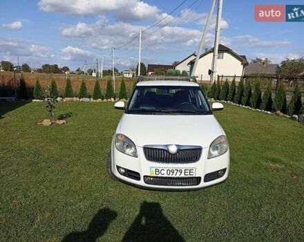 Белый Шкода Фабия, объемом двигателя 1.39 л и пробегом 330 тыс. км за 4400 $, фото 7 на Automoto.ua
