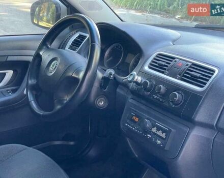 Белый Шкода Фабия, объемом двигателя 1.4 л и пробегом 262 тыс. км за 4740 $, фото 23 на Automoto.ua