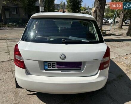 Белый Шкода Фабия, объемом двигателя 1.39 л и пробегом 320 тыс. км за 4700 $, фото 3 на Automoto.ua