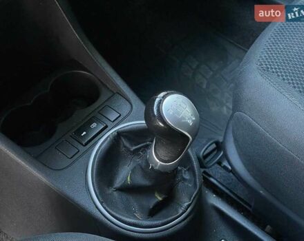 Белый Шкода Фабия, объемом двигателя 1.4 л и пробегом 262 тыс. км за 4740 $, фото 15 на Automoto.ua