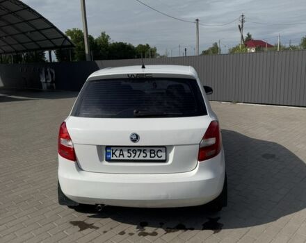 Белый Шкода Фабия, объемом двигателя 1.4 л и пробегом 240 тыс. км за 4400 $, фото 6 на Automoto.ua