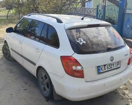 Белый Шкода Фабия, объемом двигателя 1.2 л и пробегом 250 тыс. км за 4500 $, фото 4 на Automoto.ua