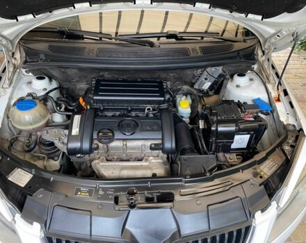 Белый Шкода Фабия, объемом двигателя 1.4 л и пробегом 193 тыс. км за 5000 $, фото 8 на Automoto.ua