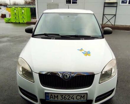 Белый Шкода Фабия, объемом двигателя 1.2 л и пробегом 232 тыс. км за 4000 $, фото 3 на Automoto.ua