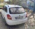 Белый Шкода Фабия, объемом двигателя 1.2 л и пробегом 250 тыс. км за 4500 $, фото 5 на Automoto.ua