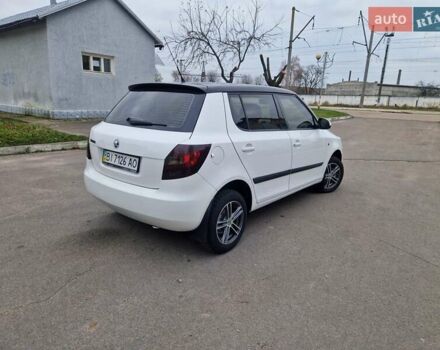 Белый Шкода Фабия, объемом двигателя 1.4 л и пробегом 193 тыс. км за 5700 $, фото 4 на Automoto.ua