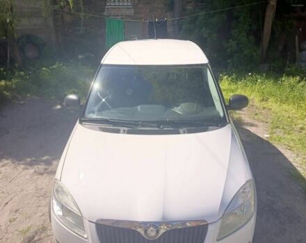 Белый Шкода Фабия, объемом двигателя 1.2 л и пробегом 225 тыс. км за 4000 $, фото 7 на Automoto.ua