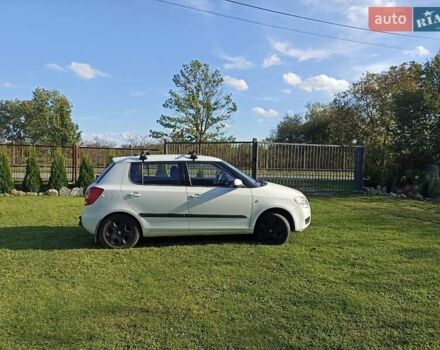 Белый Шкода Фабия, объемом двигателя 1.39 л и пробегом 330 тыс. км за 4400 $, фото 32 на Automoto.ua