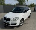 Белый Шкода Фабия, объемом двигателя 1.4 л и пробегом 240 тыс. км за 4400 $, фото 2 на Automoto.ua