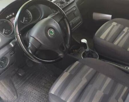 Белый Шкода Фабия, объемом двигателя 1.42 л и пробегом 220 тыс. км за 4700 $, фото 5 на Automoto.ua
