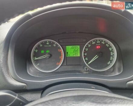 Белый Шкода Фабия, объемом двигателя 1.4 л и пробегом 193 тыс. км за 5700 $, фото 15 на Automoto.ua