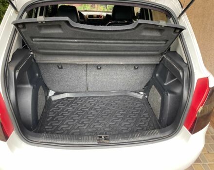 Белый Шкода Фабия, объемом двигателя 1.4 л и пробегом 193 тыс. км за 5000 $, фото 9 на Automoto.ua