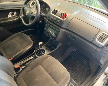 Белый Шкода Фабия, объемом двигателя 1.4 л и пробегом 193 тыс. км за 5000 $, фото 10 на Automoto.ua