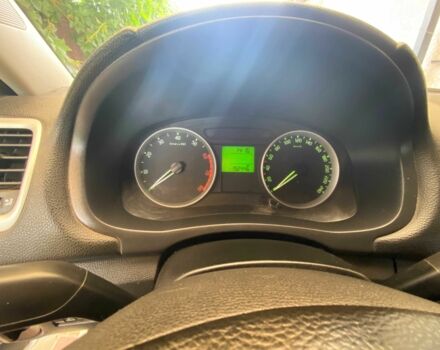 Белый Шкода Фабия, объемом двигателя 1.4 л и пробегом 193 тыс. км за 5000 $, фото 14 на Automoto.ua