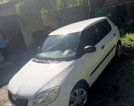 Белый Шкода Фабия, объемом двигателя 1.2 л и пробегом 225 тыс. км за 4000 $, фото 5 на Automoto.ua