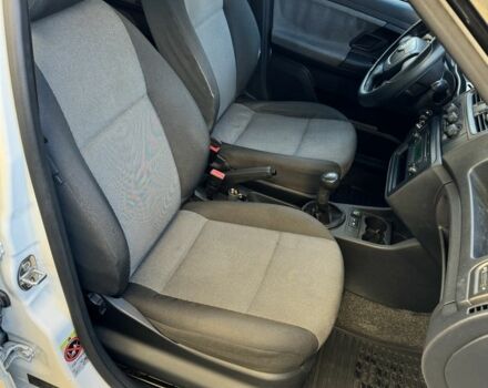 Білий Шкода Фабія, об'ємом двигуна 1.4 л та пробігом 280 тис. км за 3000 $, фото 9 на Automoto.ua