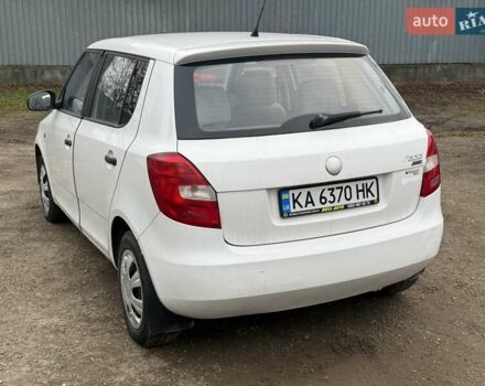 Белый Шкода Фабия, объемом двигателя 1.2 л и пробегом 240 тыс. км за 2999 $, фото 7 на Automoto.ua