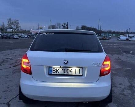 Білий Шкода Фабія, об'ємом двигуна 1.39 л та пробігом 231 тис. км за 4800 $, фото 4 на Automoto.ua