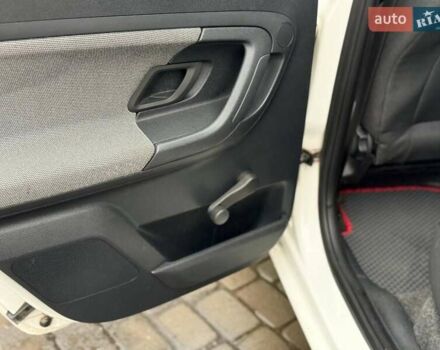 Белый Шкода Фабия, объемом двигателя 1.42 л и пробегом 273 тыс. км за 3800 $, фото 17 на Automoto.ua