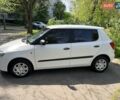 Белый Шкода Фабия, объемом двигателя 1.2 л и пробегом 343 тыс. км за 3500 $, фото 1 на Automoto.ua