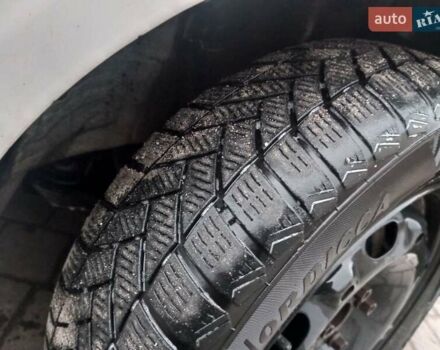 Білий Шкода Фабія, об'ємом двигуна 1.42 л та пробігом 274 тис. км за 3900 $, фото 10 на Automoto.ua