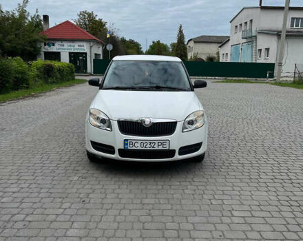 Белый Шкода Фабия, объемом двигателя 1.42 л и пробегом 367 тыс. км за 3800 $, фото 2 на Automoto.ua