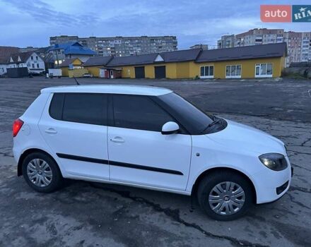 Білий Шкода Фабія, об'ємом двигуна 1.39 л та пробігом 231 тис. км за 4800 $, фото 2 на Automoto.ua