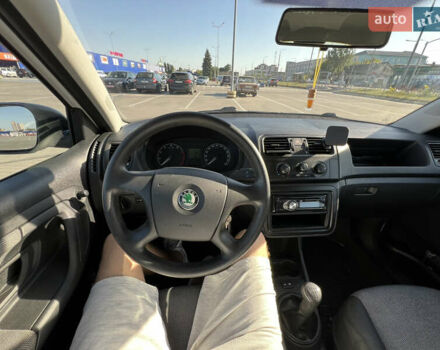 Білий Шкода Фабія, об'ємом двигуна 1.2 л та пробігом 88 тис. км за 4400 $, фото 16 на Automoto.ua