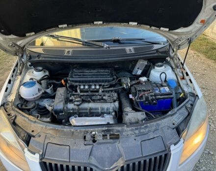 Білий Шкода Фабія, об'ємом двигуна 1.4 л та пробігом 280 тис. км за 3000 $, фото 13 на Automoto.ua