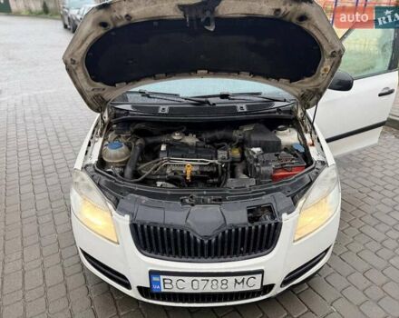 Белый Шкода Фабия, объемом двигателя 1.42 л и пробегом 273 тыс. км за 3800 $, фото 6 на Automoto.ua