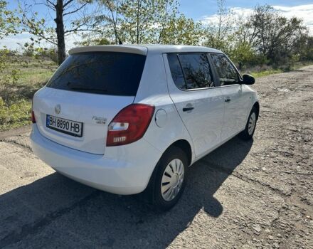 Белый Шкода Фабия, объемом двигателя 1.2 л и пробегом 210 тыс. км за 4300 $, фото 4 на Automoto.ua