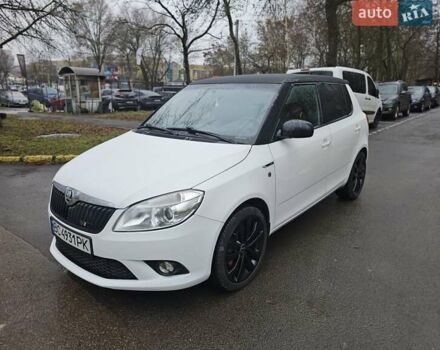 Белый Шкода Фабия, объемом двигателя 1.39 л и пробегом 213 тыс. км за 7250 $, фото 5 на Automoto.ua