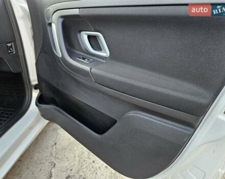 Белый Шкода Фабия, объемом двигателя 1.6 л и пробегом 198 тыс. км за 5200 $, фото 43 на Automoto.ua