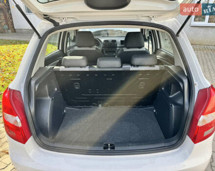 Белый Шкода Фабия, объемом двигателя 1.2 л и пробегом 158 тыс. км за 5499 $, фото 9 на Automoto.ua